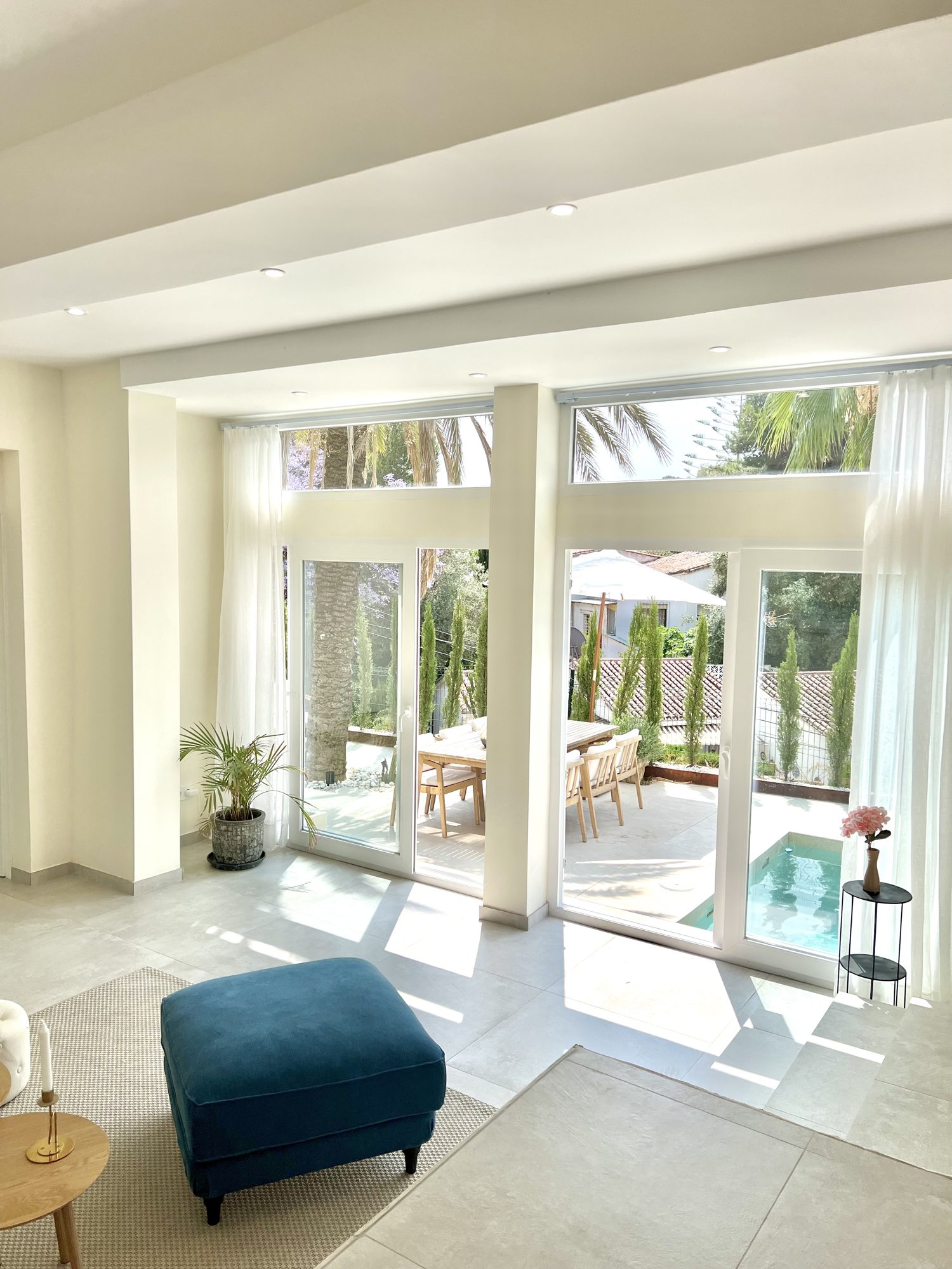 Ricmar — Another corner of the pool house lounge.